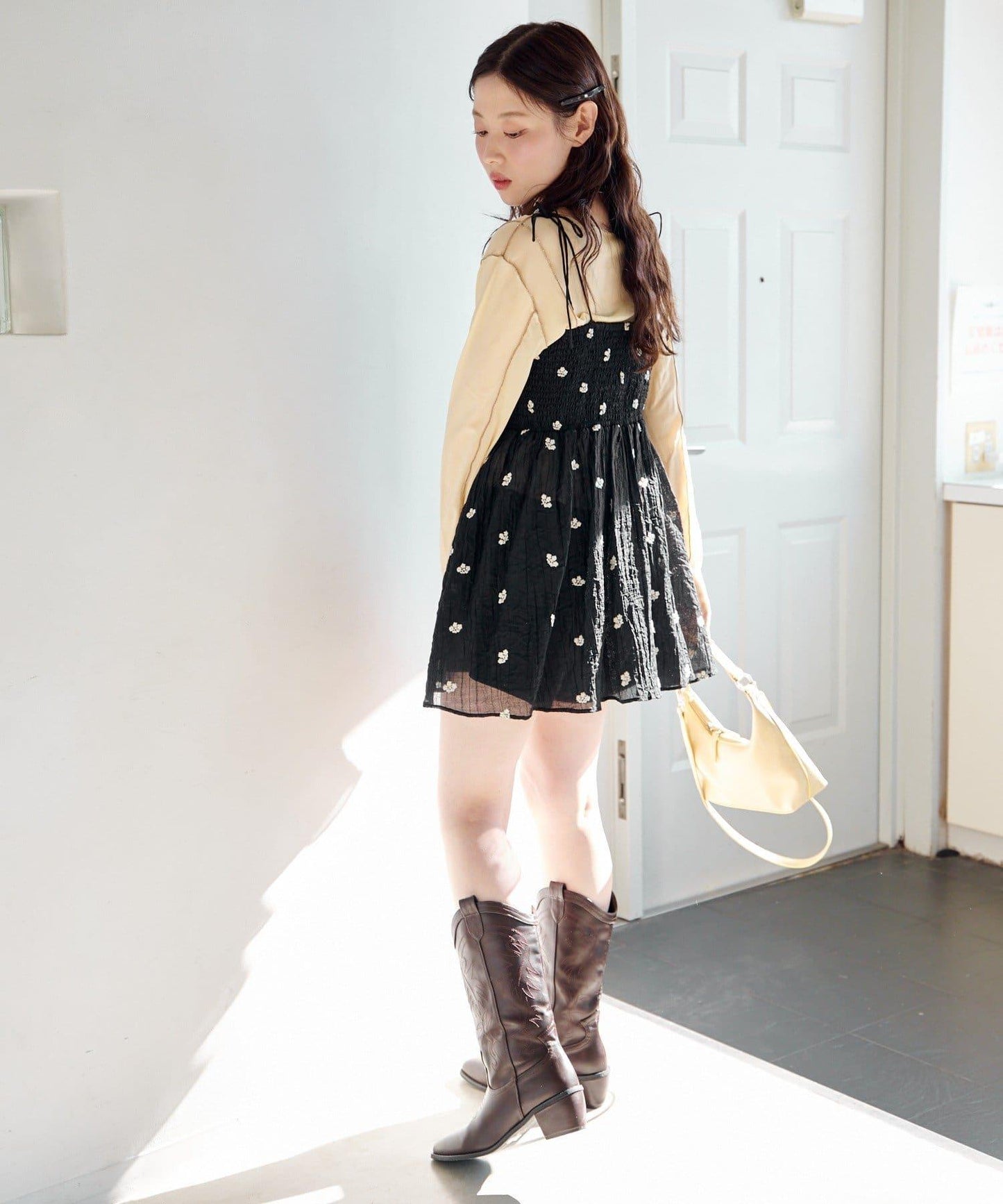 花卉刺繡吊帶長款上衣