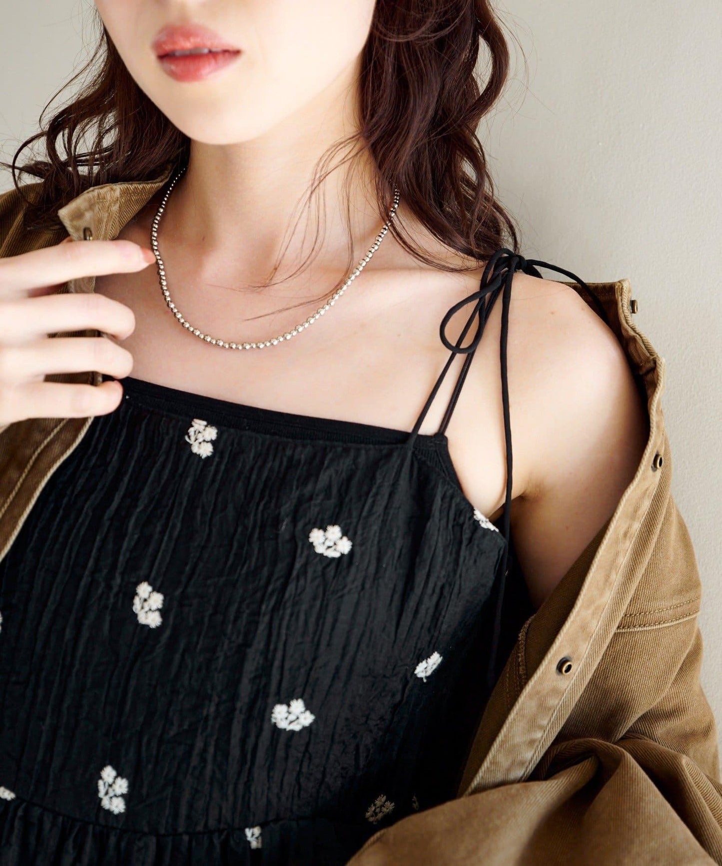 花卉刺繡吊帶長款上衣