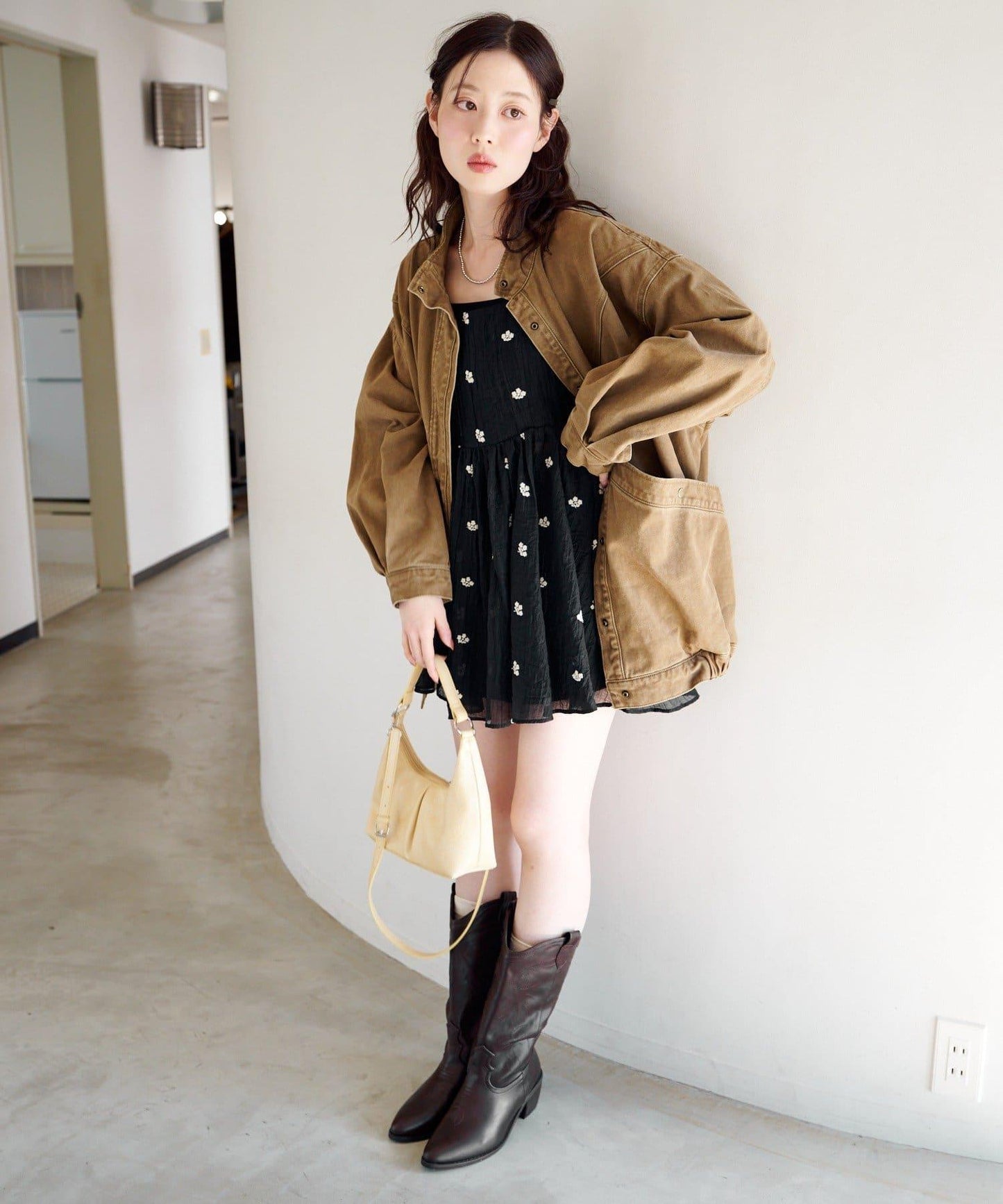 花卉刺繡吊帶長款上衣