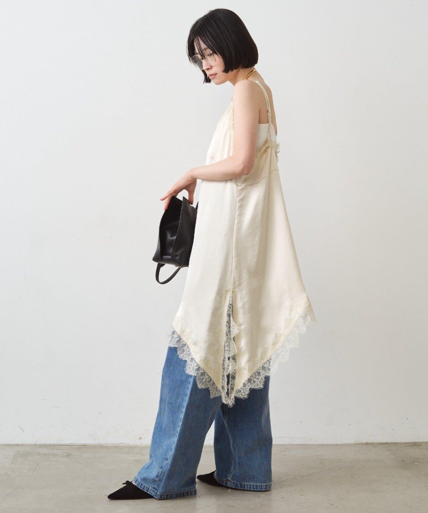 緞面蕾絲不對稱吊帶