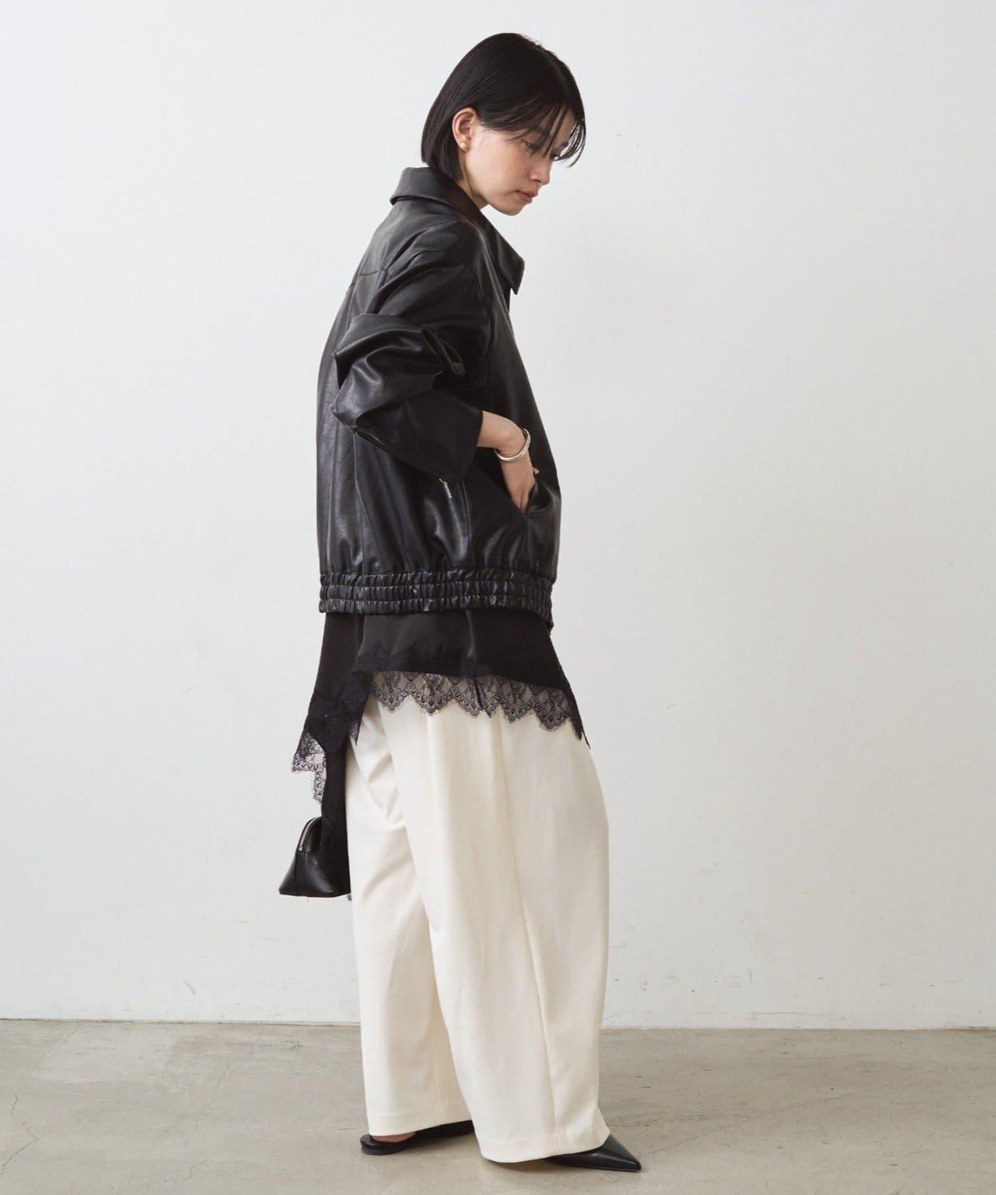 緞面蕾絲不對稱吊帶