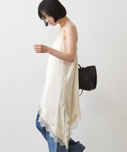 緞面蕾絲不對稱吊帶