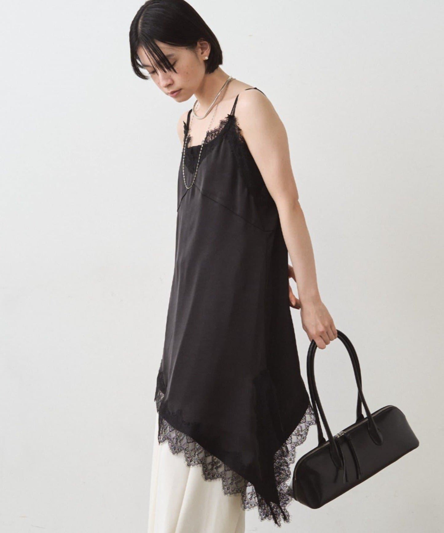 緞面蕾絲不對稱吊帶