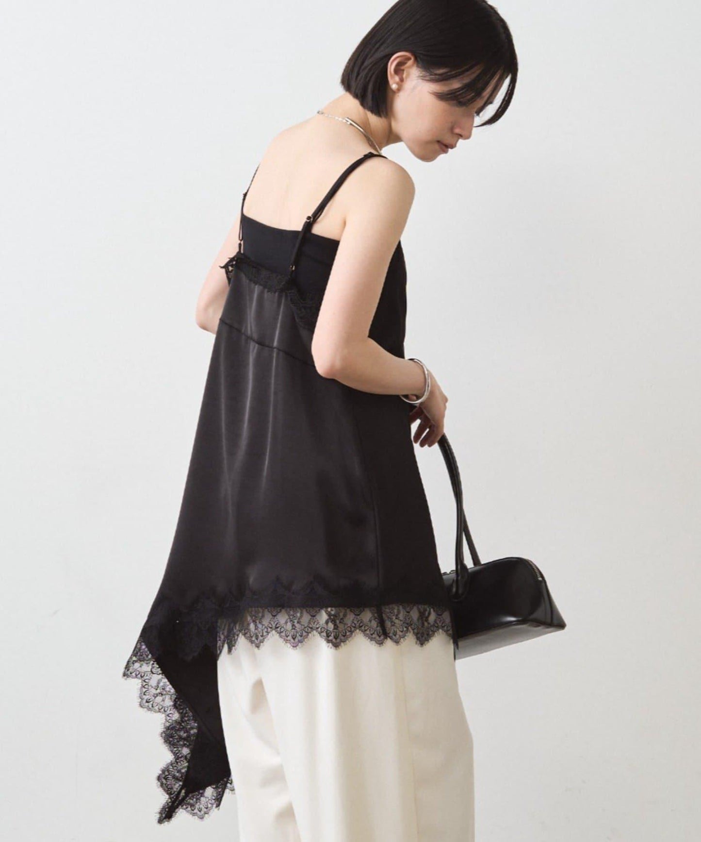 緞面蕾絲不對稱吊帶