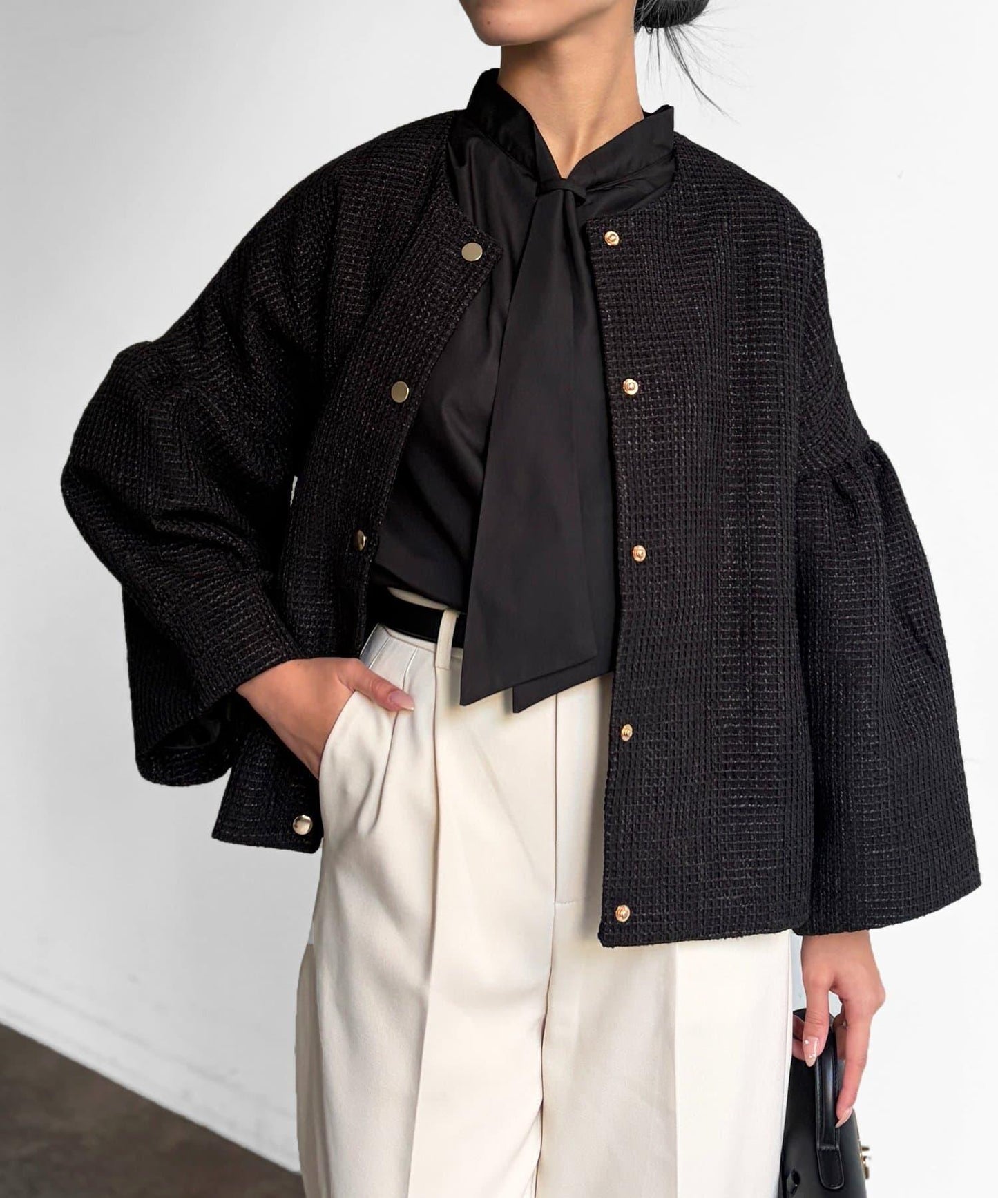 可用於正式場合的喇叭袖花呢夾克