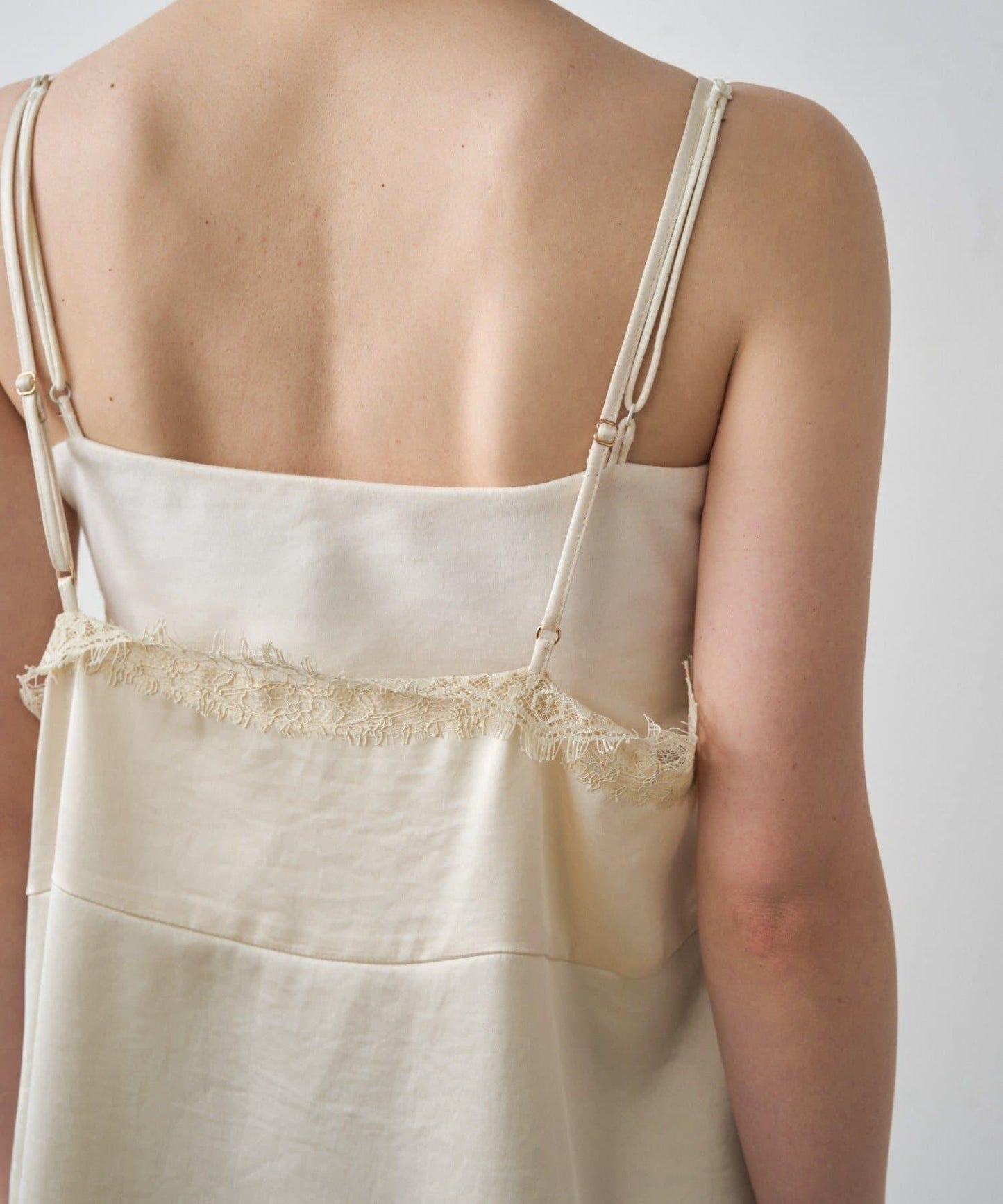 緞面蕾絲不對稱吊帶