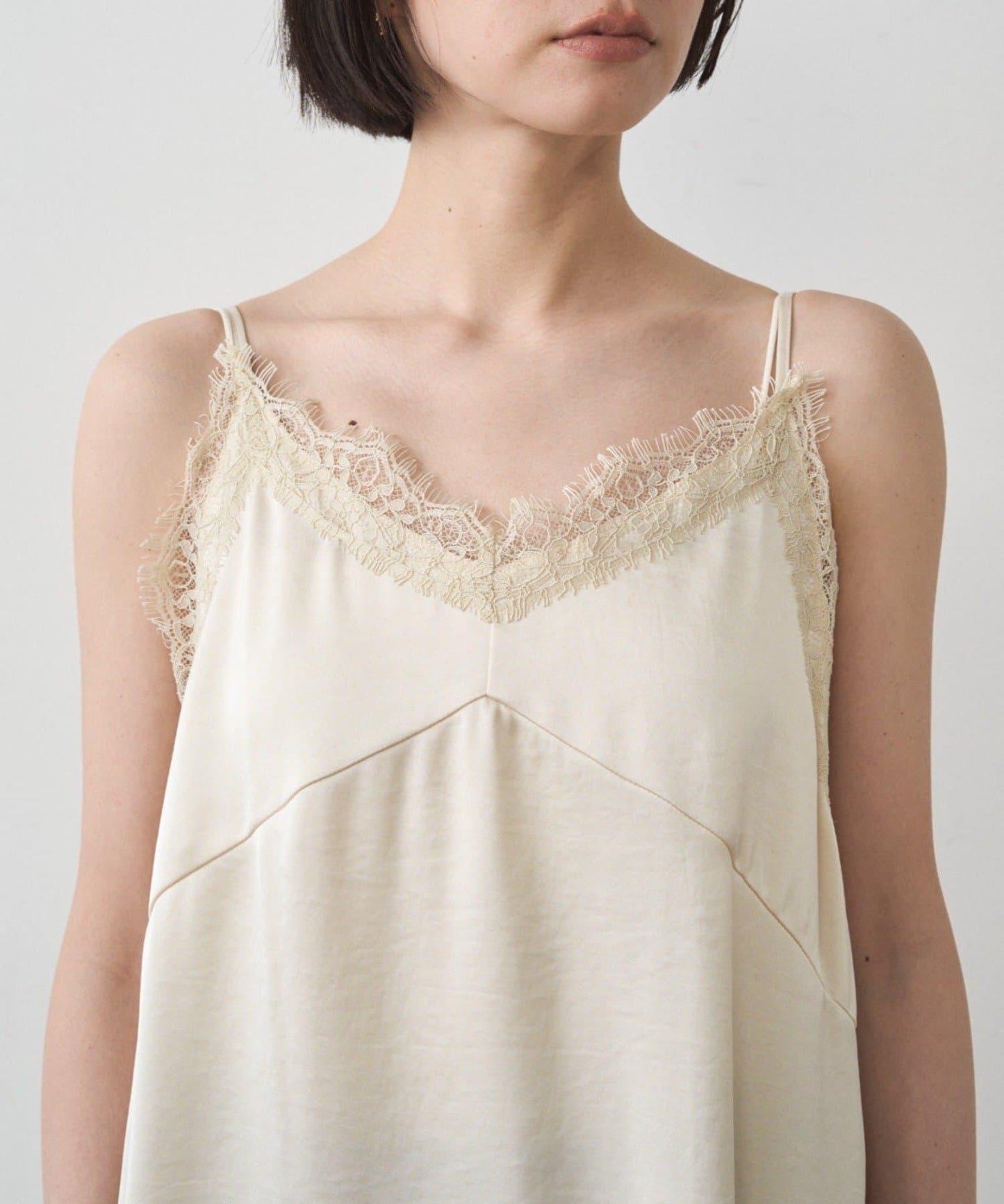 緞面蕾絲不對稱吊帶