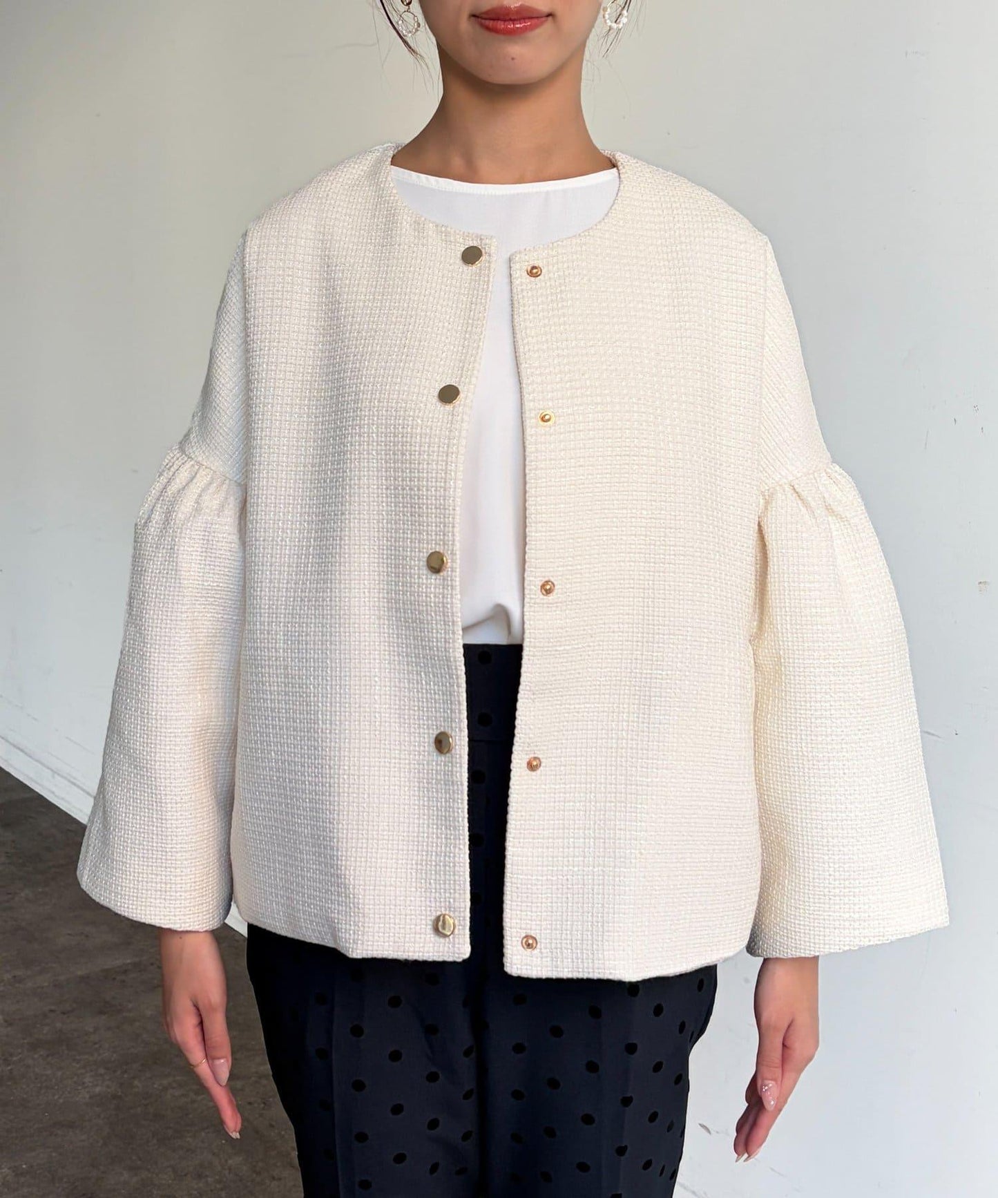 可用於正式場合的喇叭袖花呢夾克