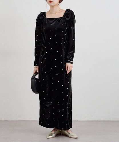 天鵝絨刺繡連衣裙