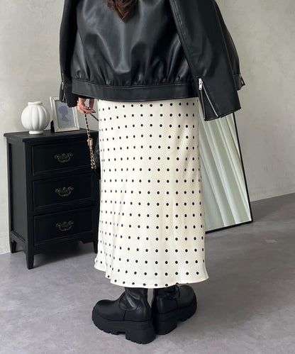 緞面波點斜裁半身裙