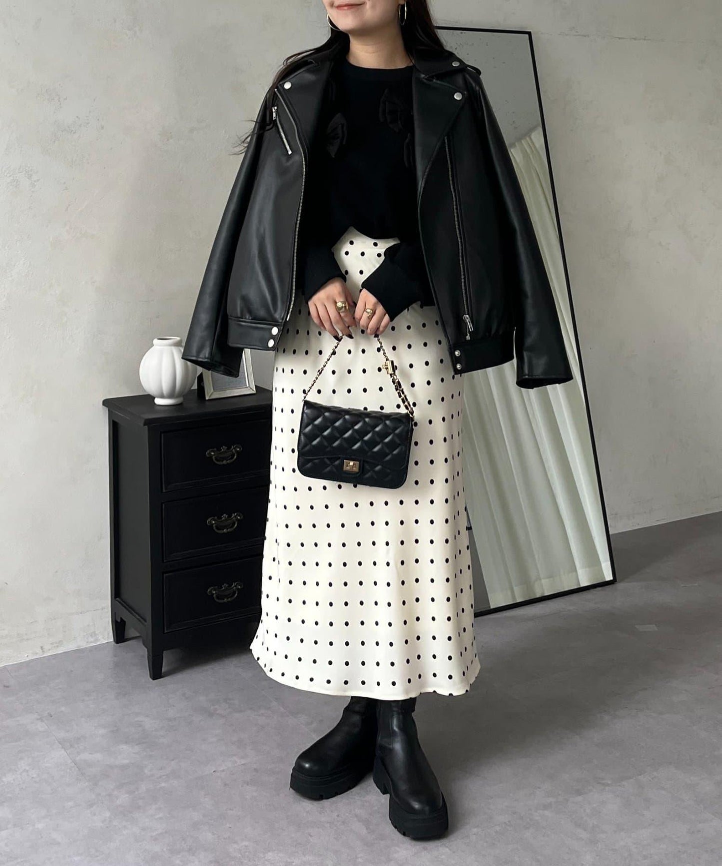 緞面波點斜裁半身裙