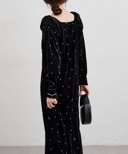 天鵝絨刺繡連衣裙