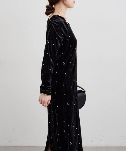 天鵝絨刺繡連衣裙