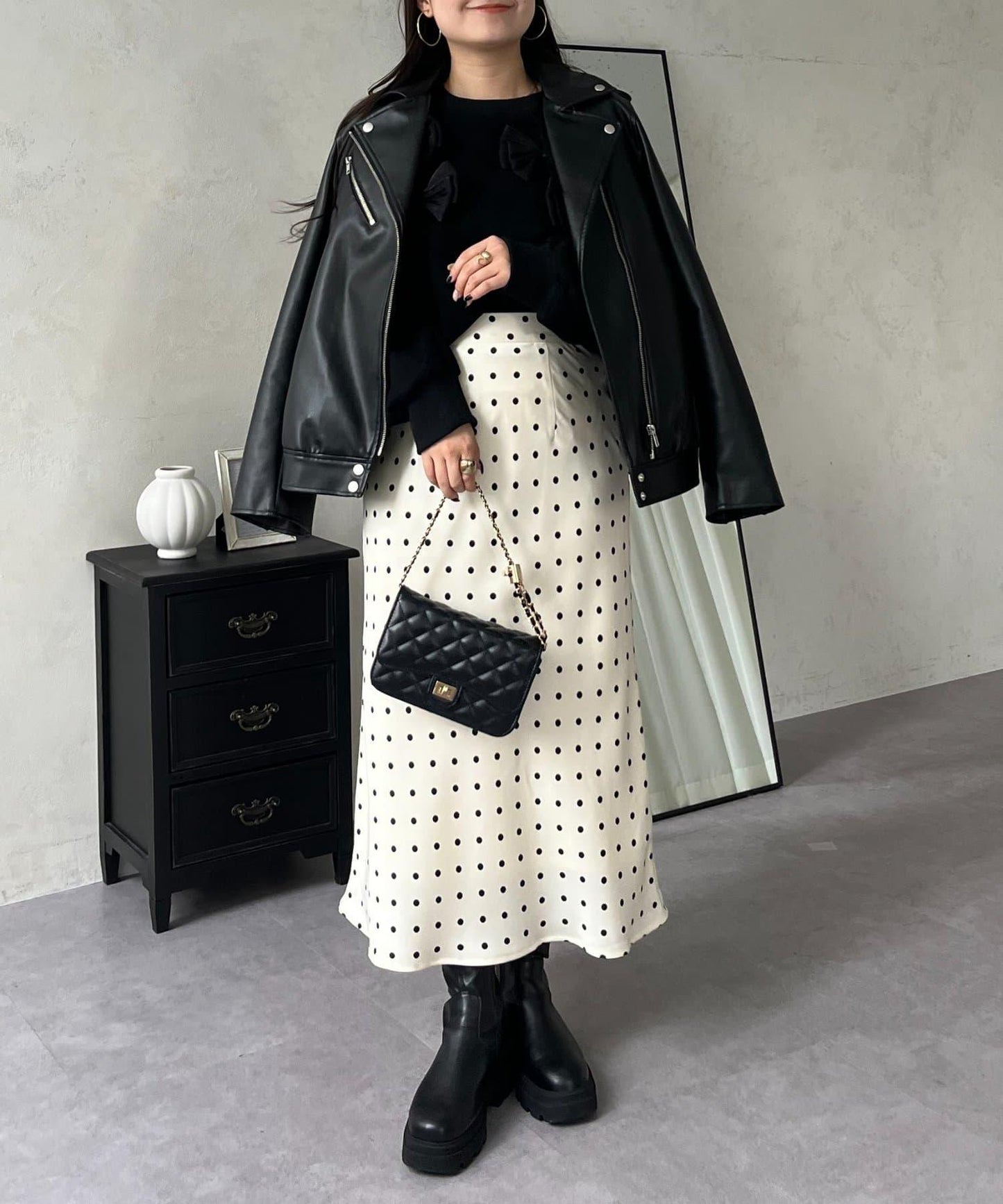 緞面波點斜裁半身裙