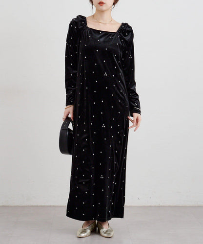 天鵝絨刺繡連衣裙