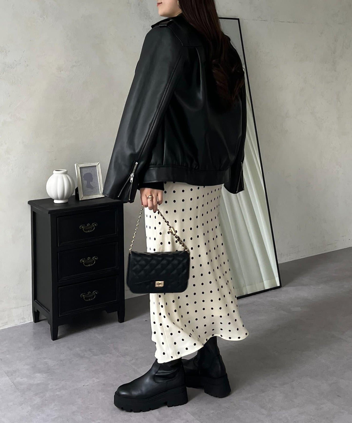 緞面波點斜裁半身裙