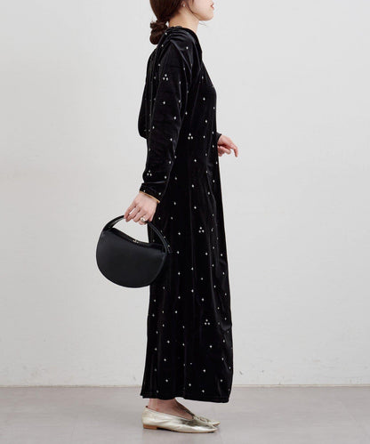 天鵝絨刺繡連衣裙