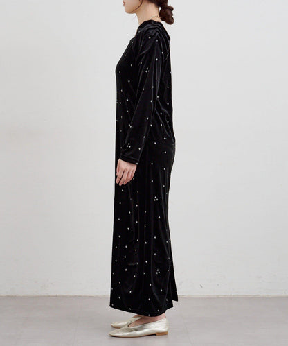 天鵝絨刺繡連衣裙