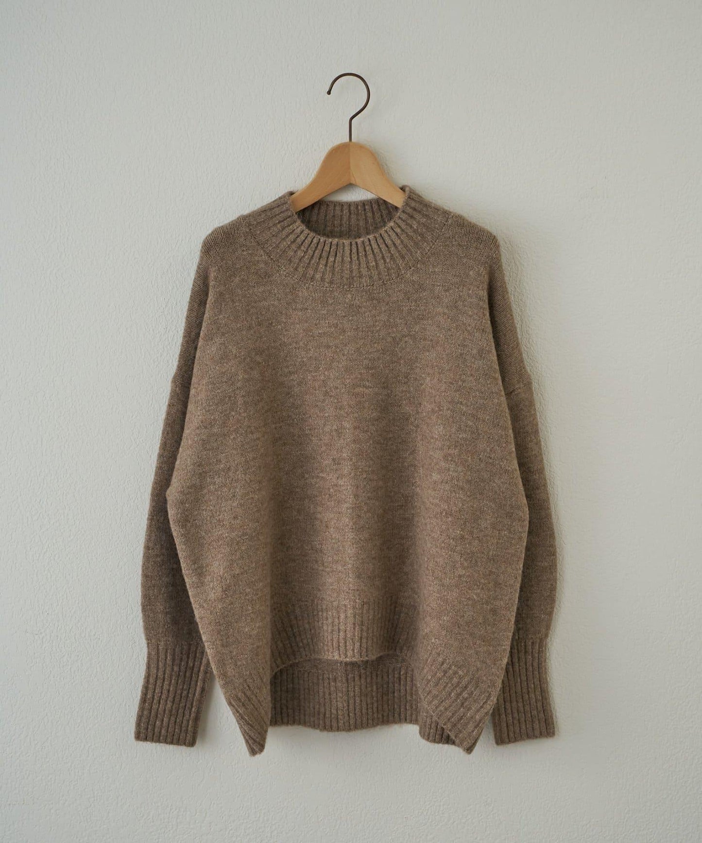 日常百搭羊絨感立領針織衫