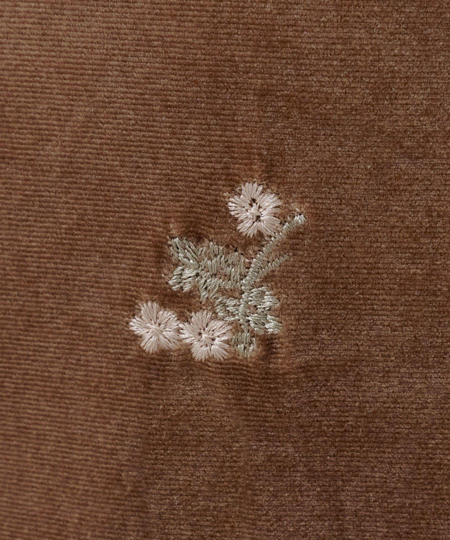 天鵝絨刺繡連衣裙