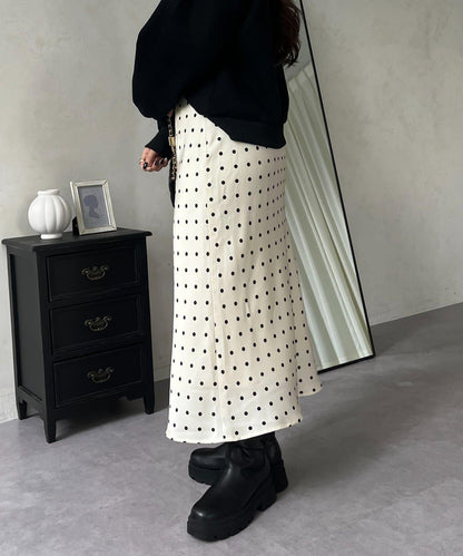 緞面波點斜裁半身裙