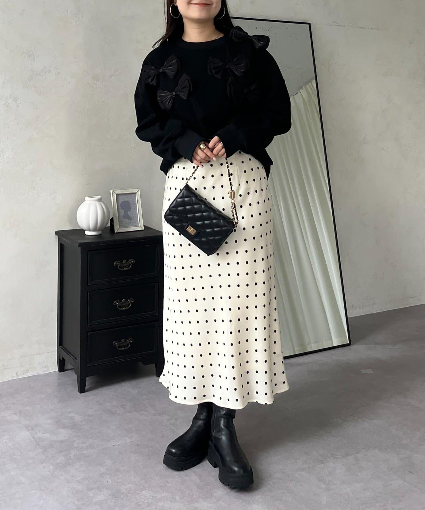 緞面波點斜裁半身裙