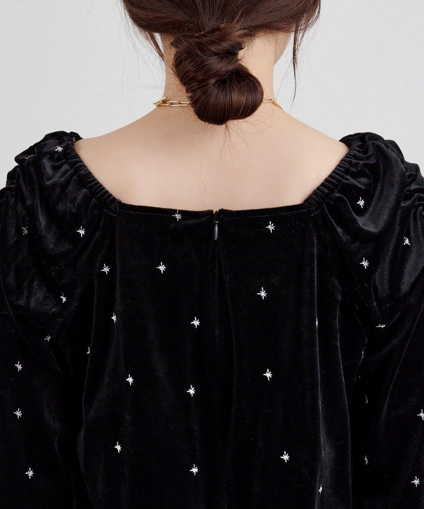 天鵝絨刺繡連衣裙