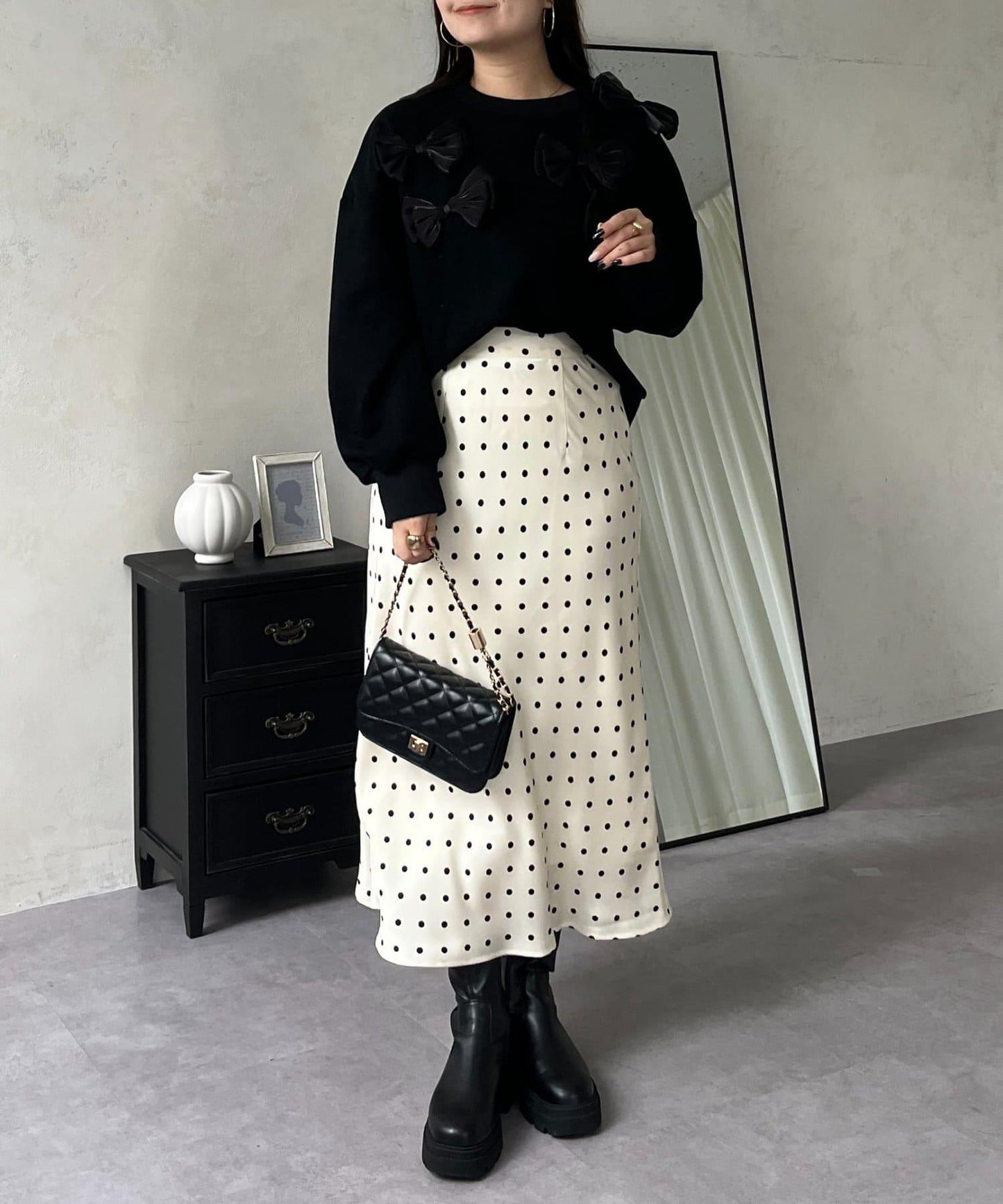 緞面波點斜裁半身裙