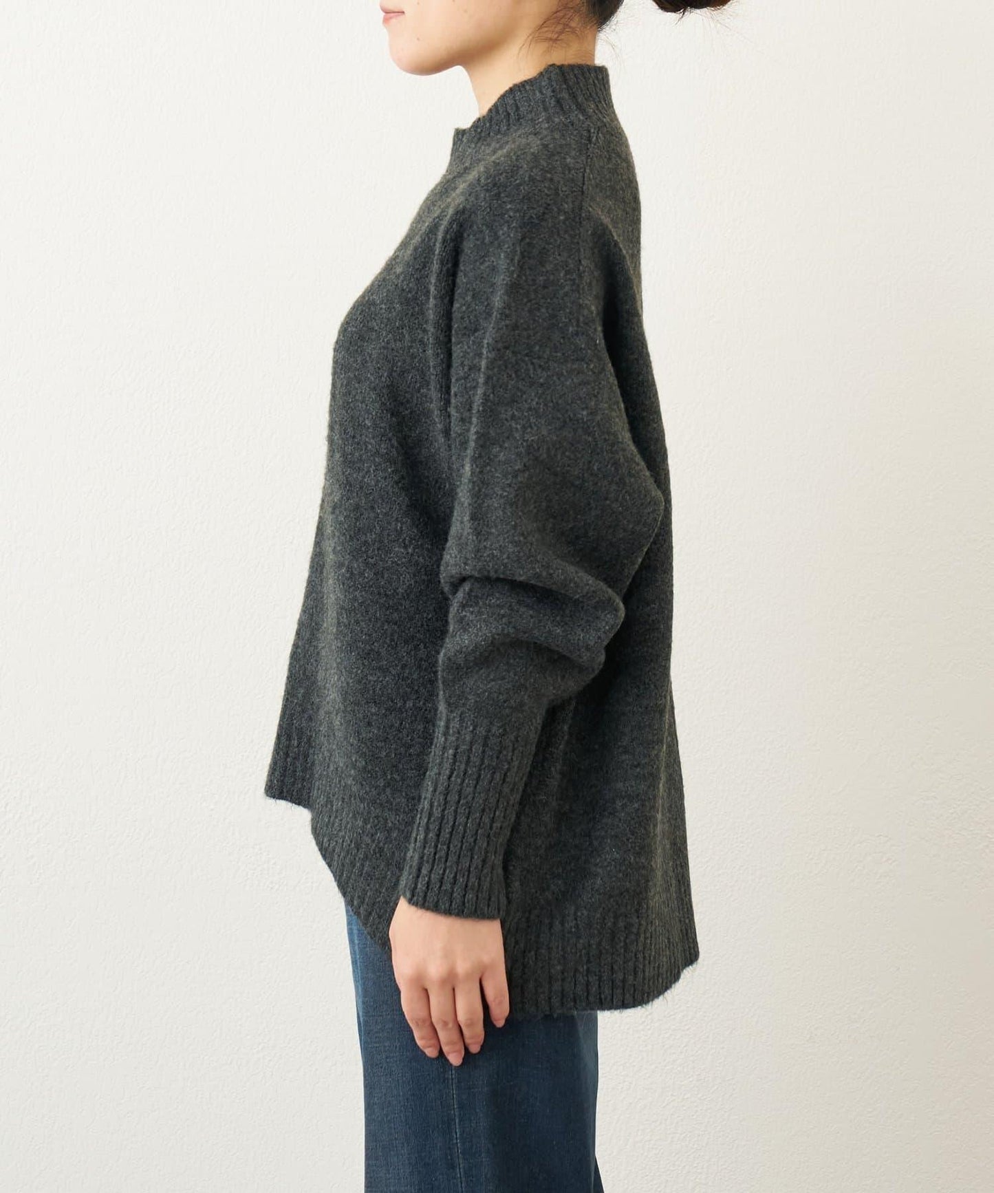 日常百搭羊絨感立領針織衫