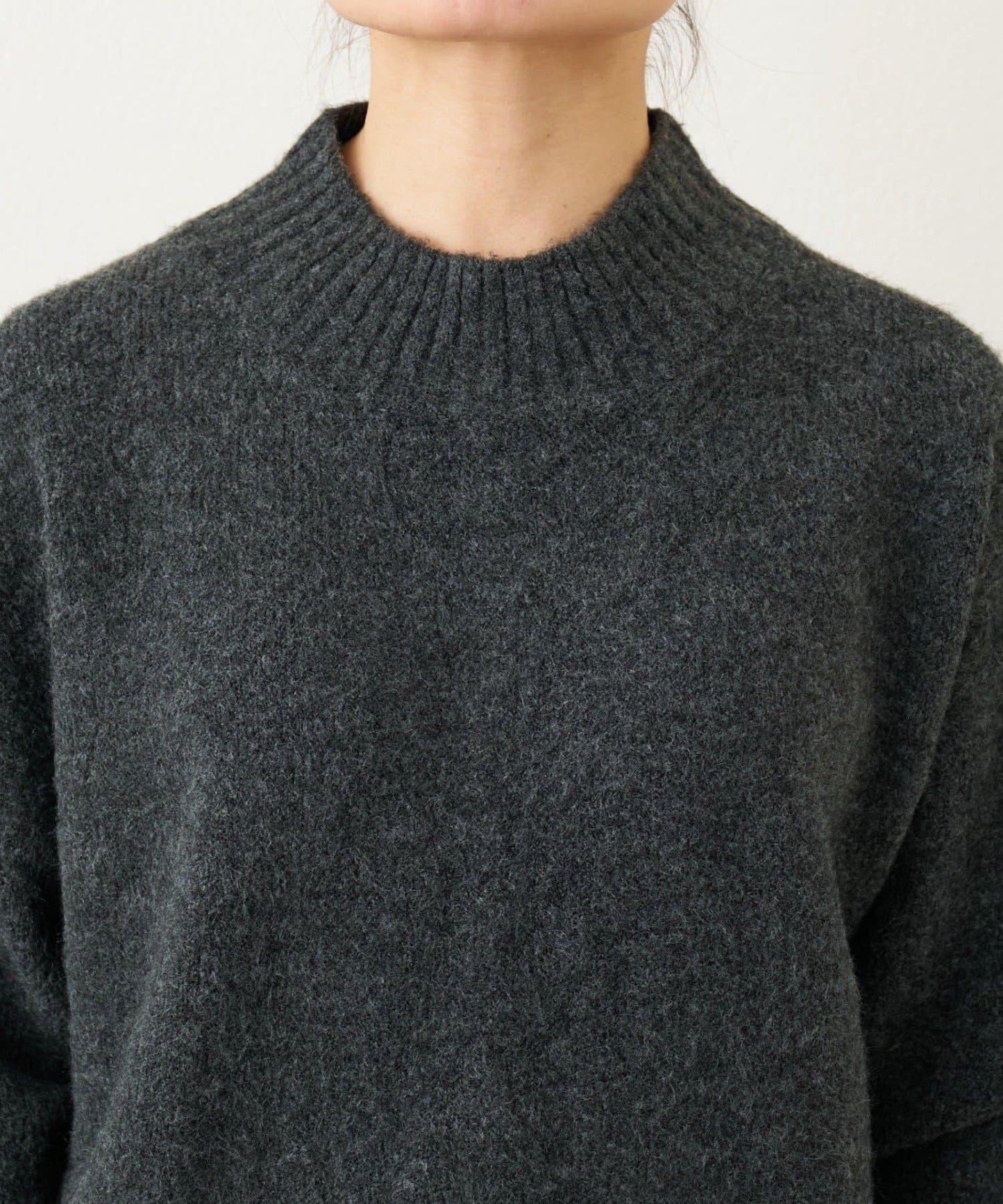 日常百搭羊絨感立領針織衫