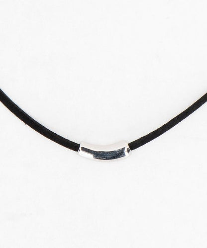 帶有細膩吊飾的繩索項鍊