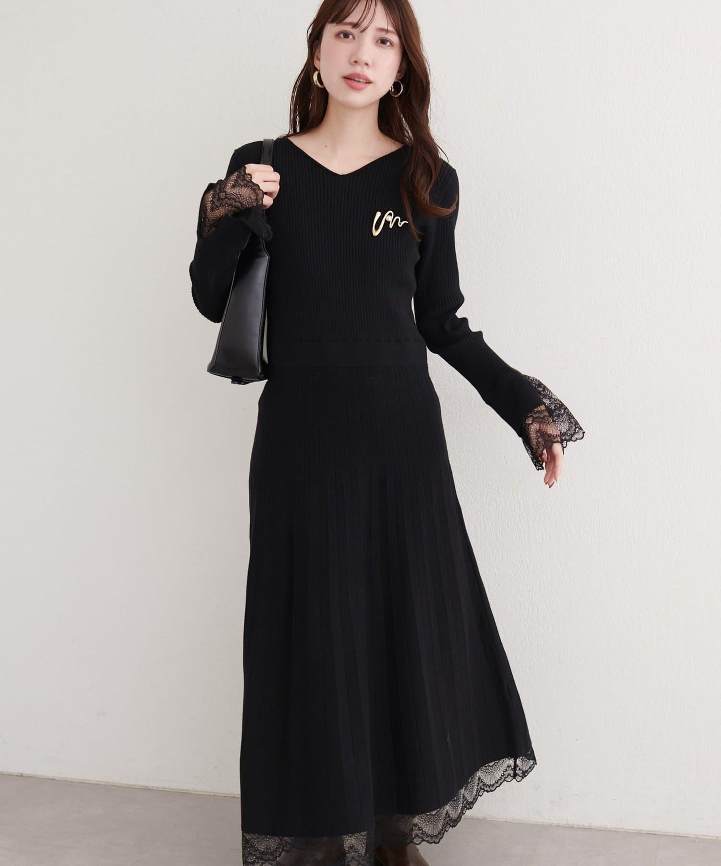 袖口蕾絲針織連衣裙