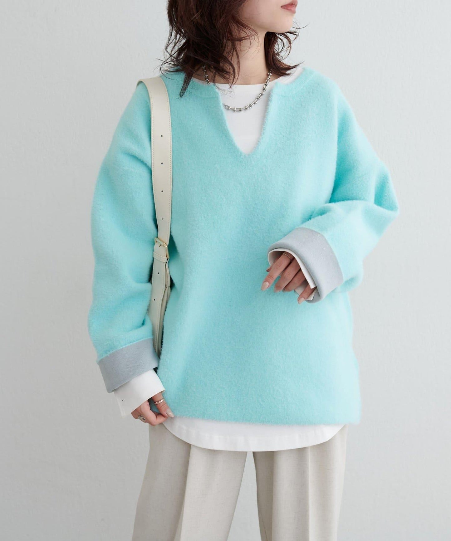 接結W面料羽毛紗針織套頭衫