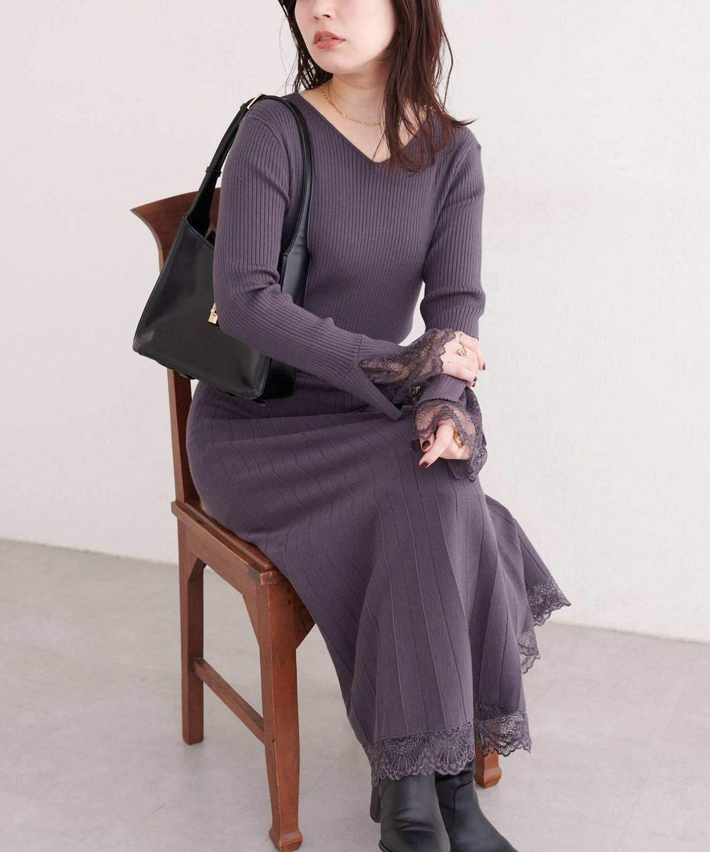 袖口蕾絲針織連衣裙