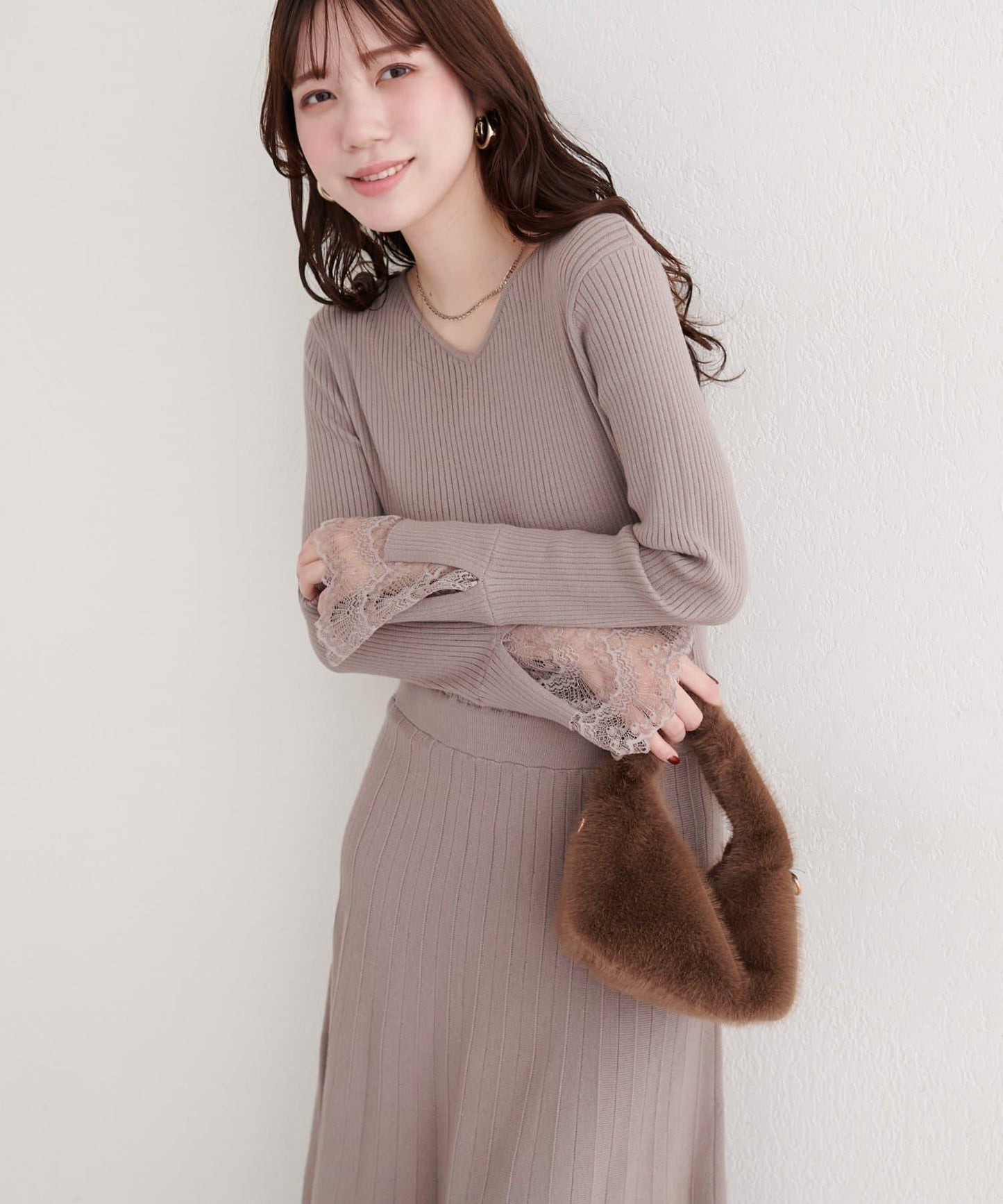 袖口蕾絲針織連衣裙