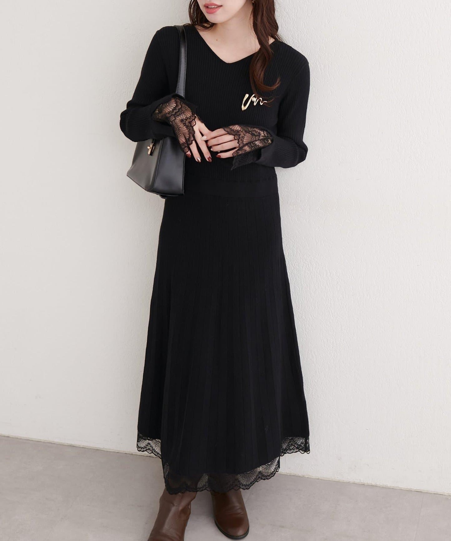 袖口蕾絲針織連衣裙