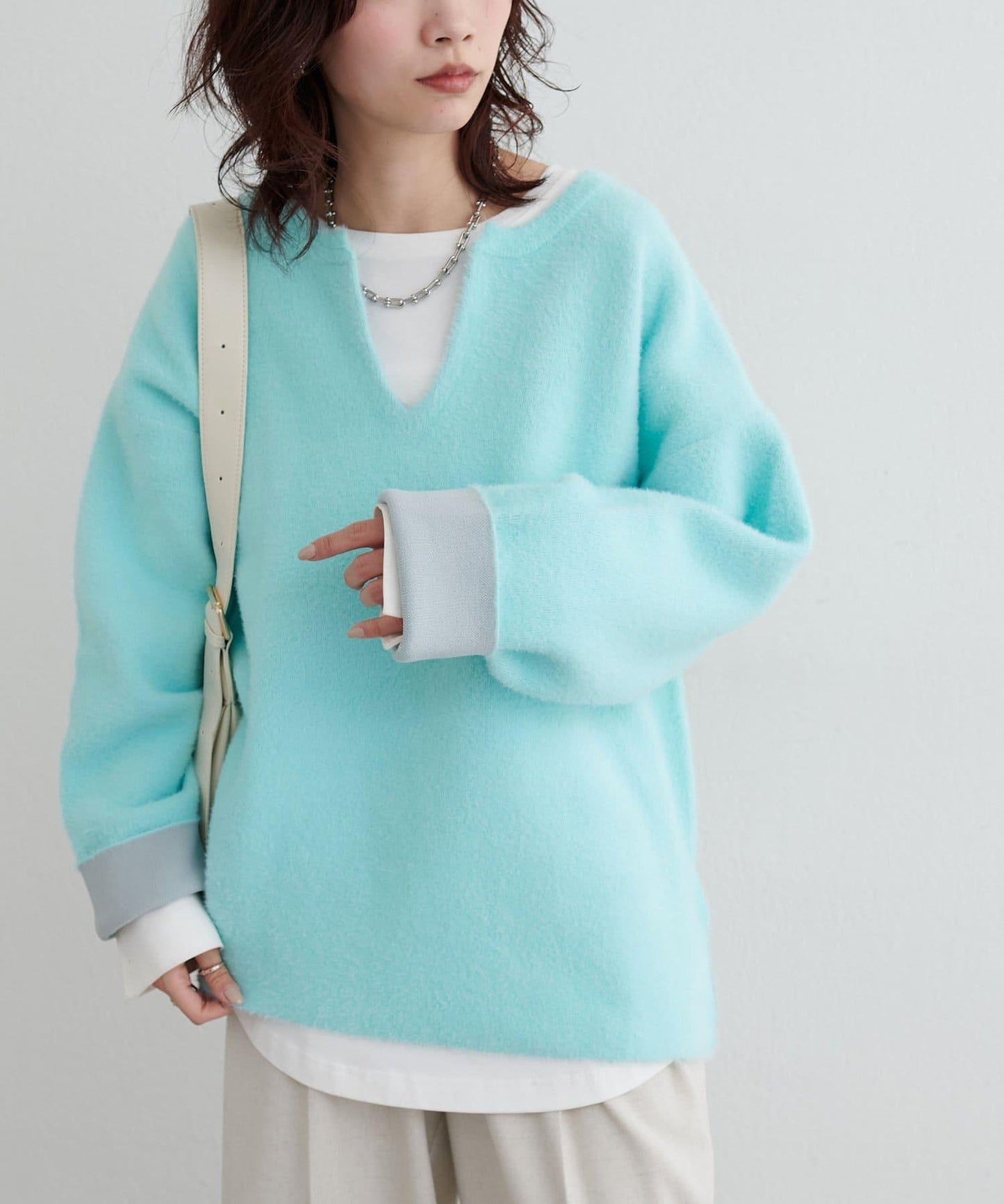 接結W面料羽毛紗針織套頭衫