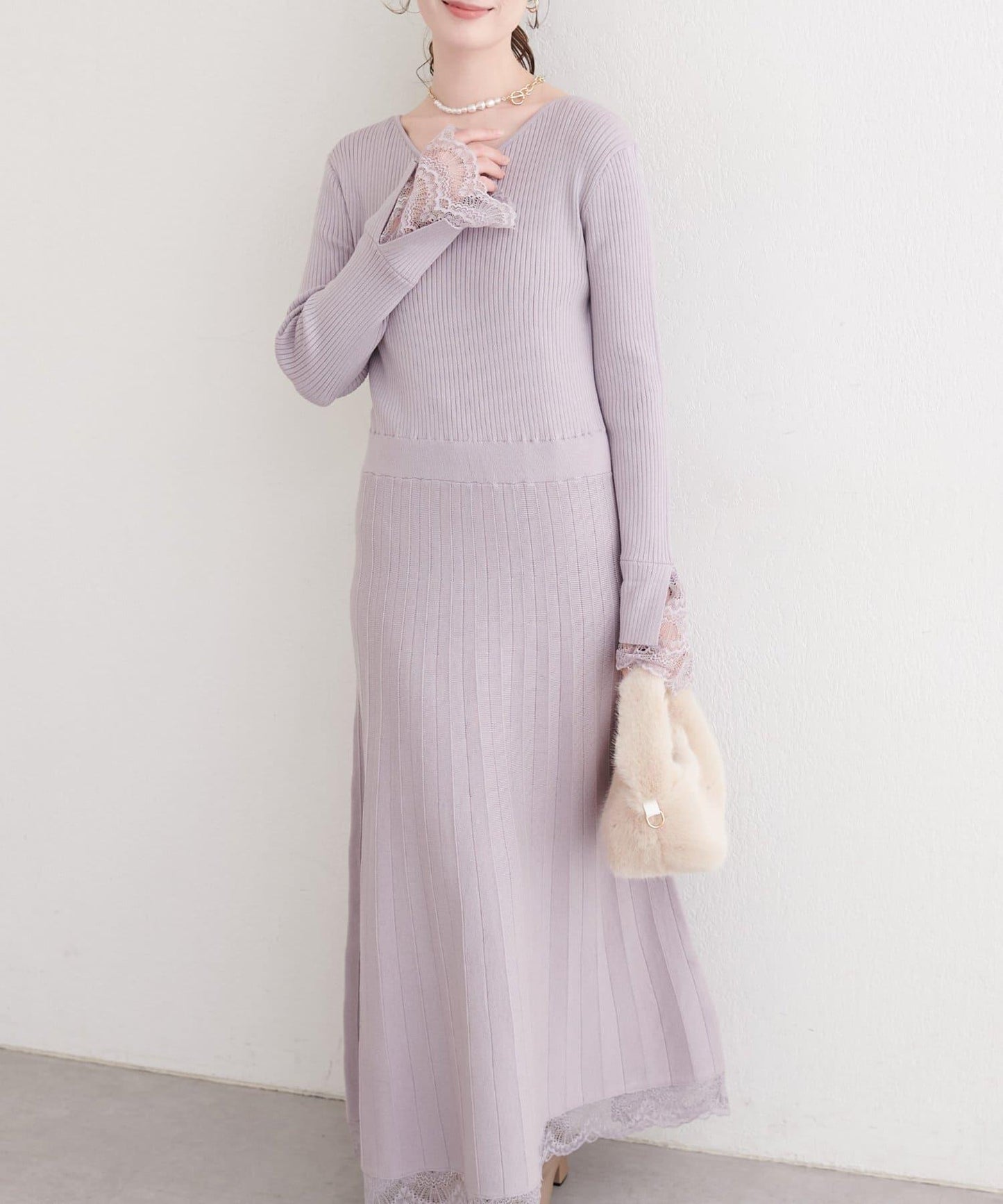 袖口蕾絲針織連衣裙