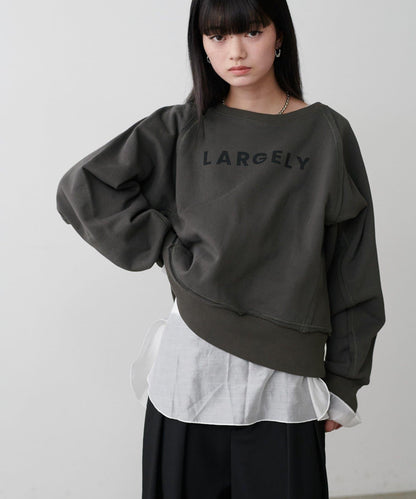 前後兩穿插肩袖字母印花衛衣