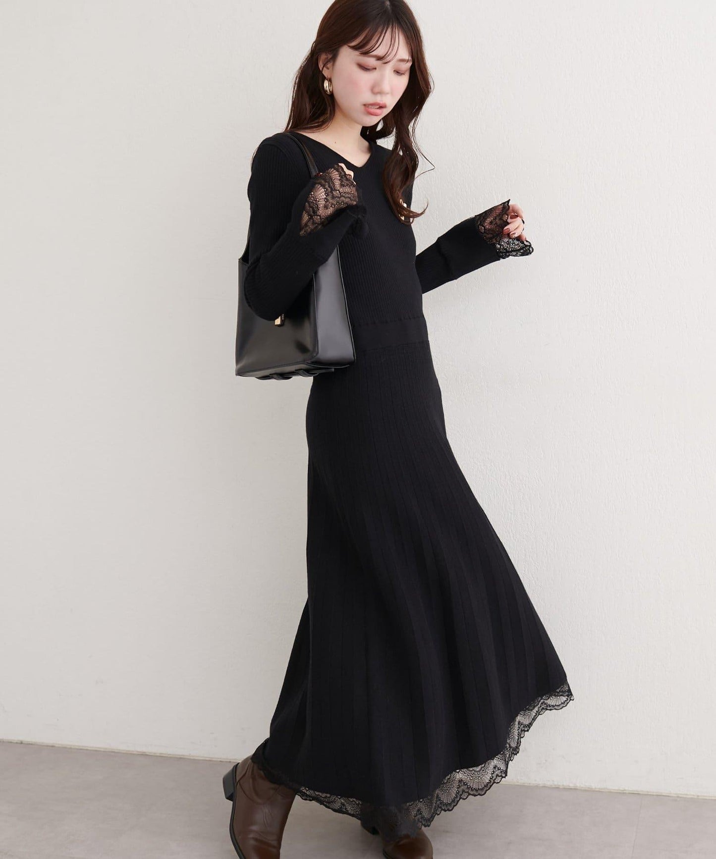 袖口蕾絲針織連衣裙