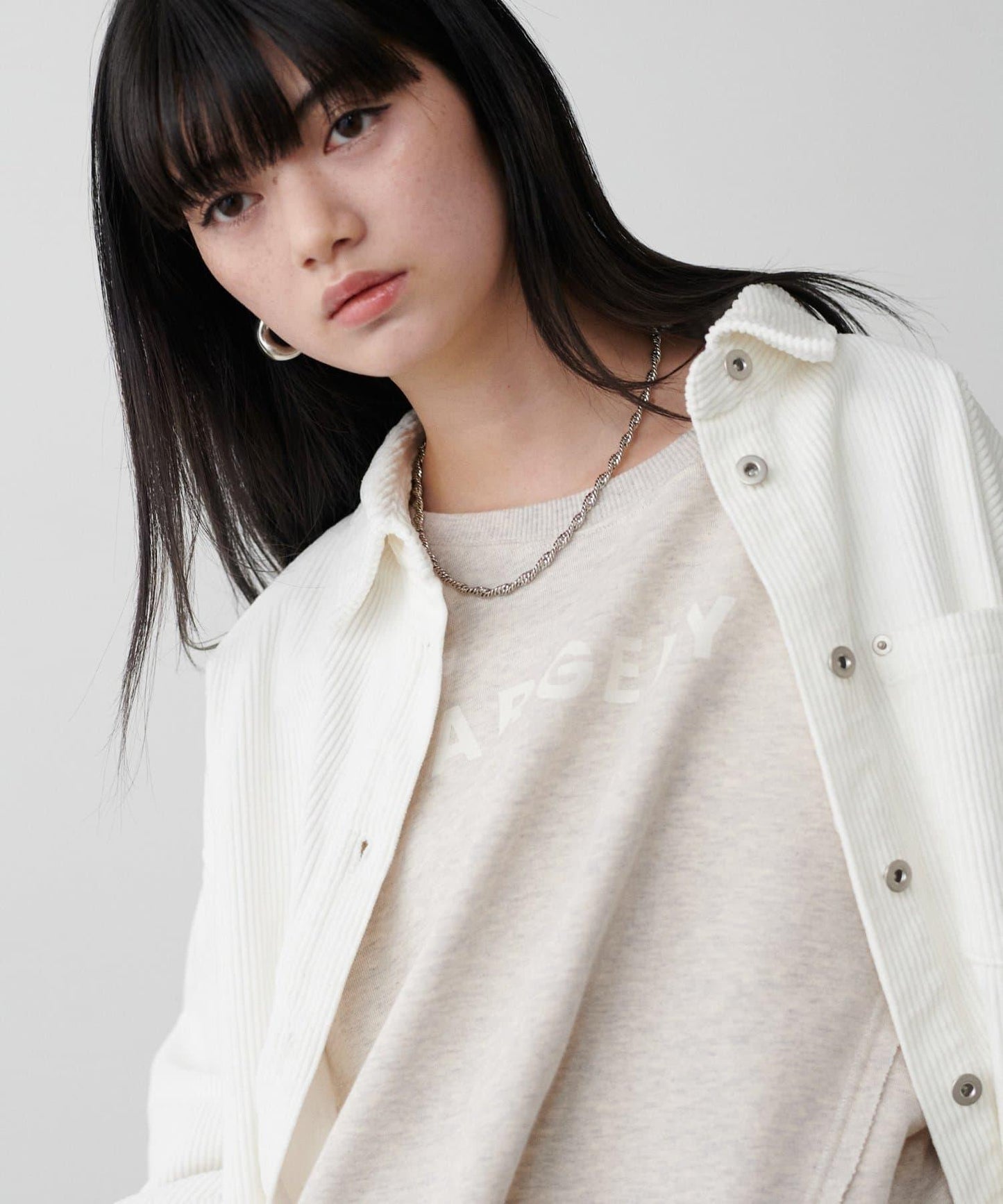 前後兩穿插肩袖字母印花衛衣