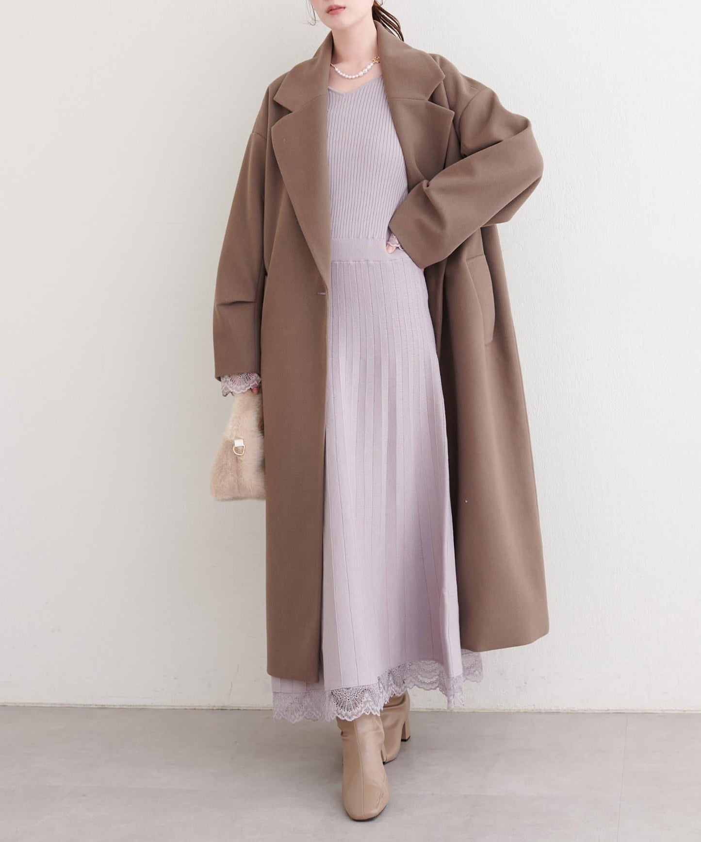 袖口蕾絲針織連衣裙