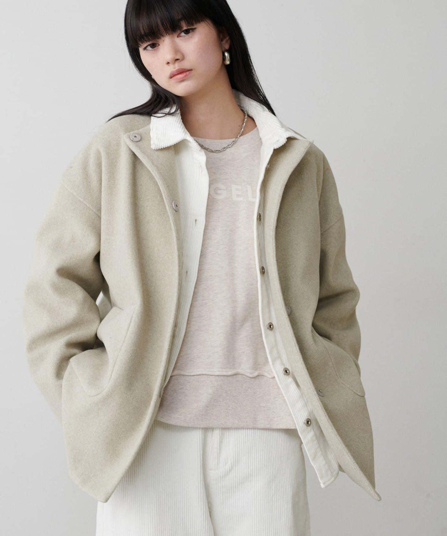 前後兩穿插肩袖字母印花衛衣