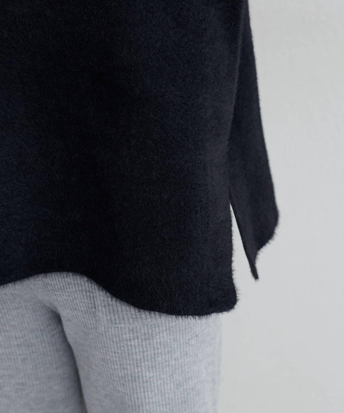 接結W面料羽毛紗針織套頭衫