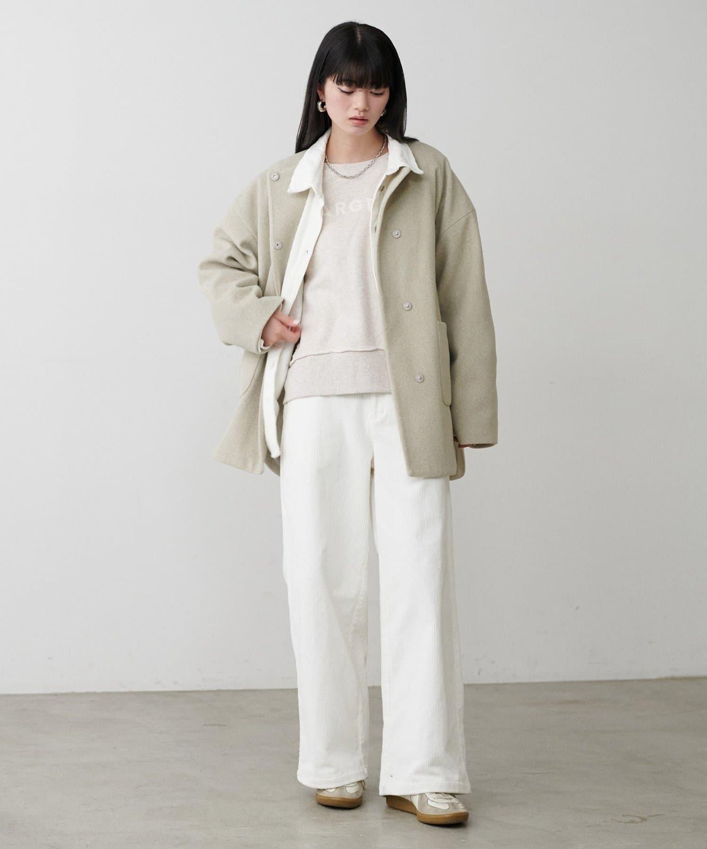 前後兩穿插肩袖字母印花衛衣