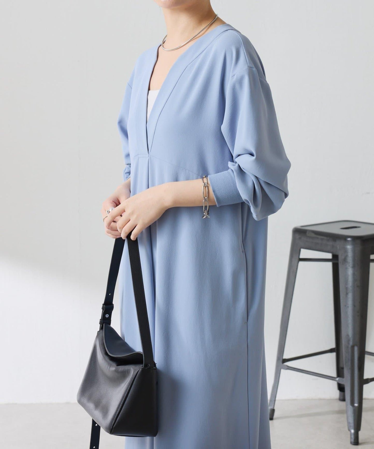 V領運動連衣裙/禮服