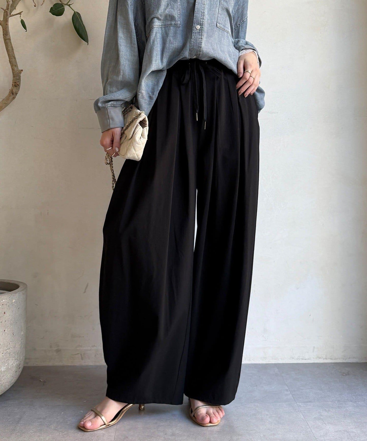 尼龍彈力褶皺束口褲