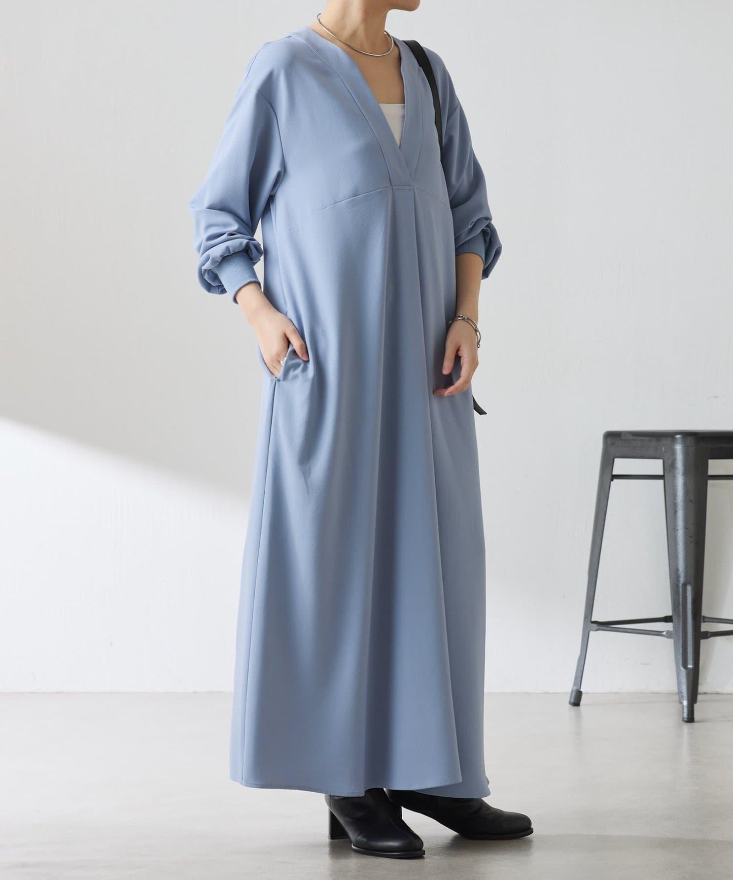 V領運動連衣裙/禮服