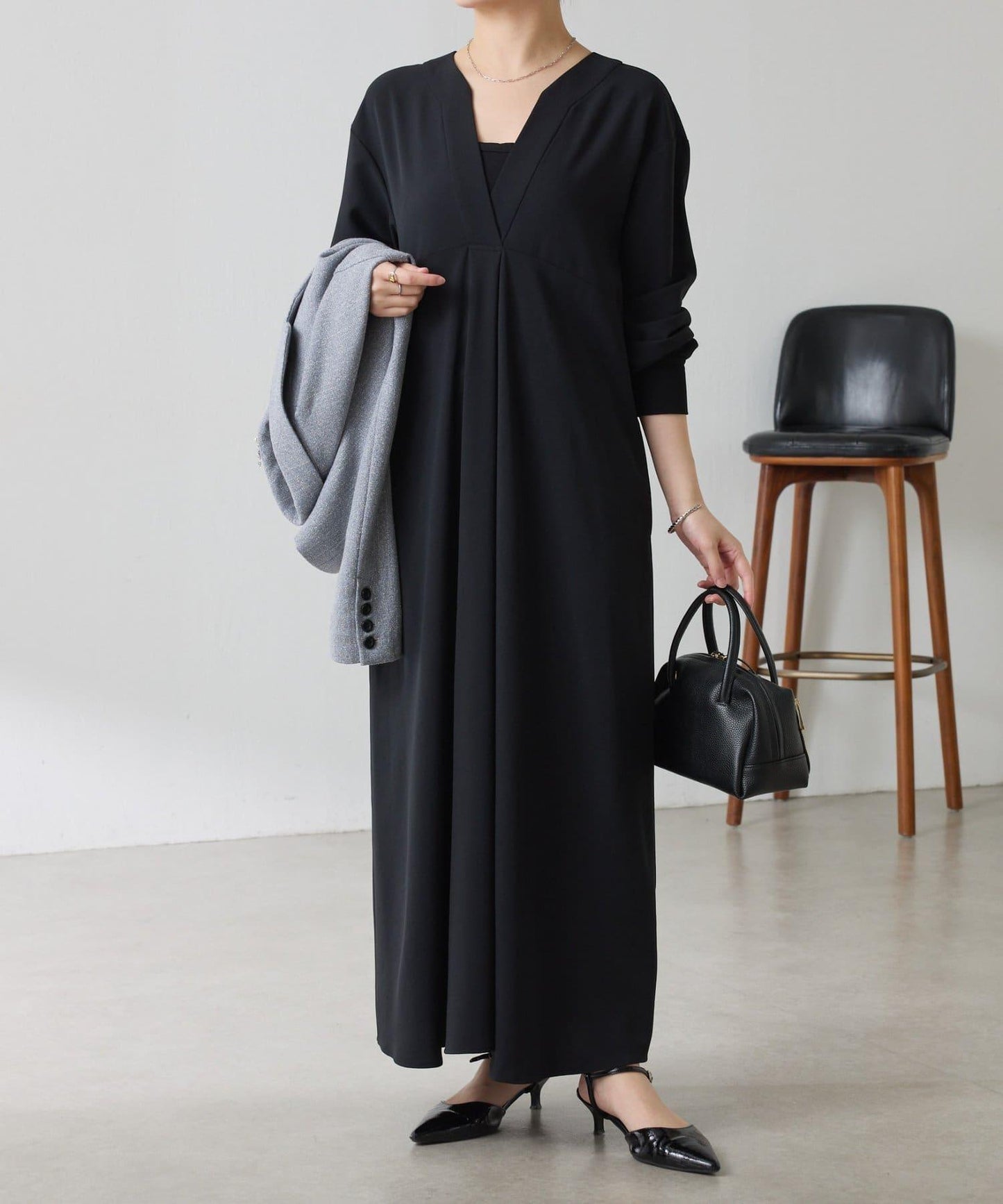 V領運動連衣裙/禮服