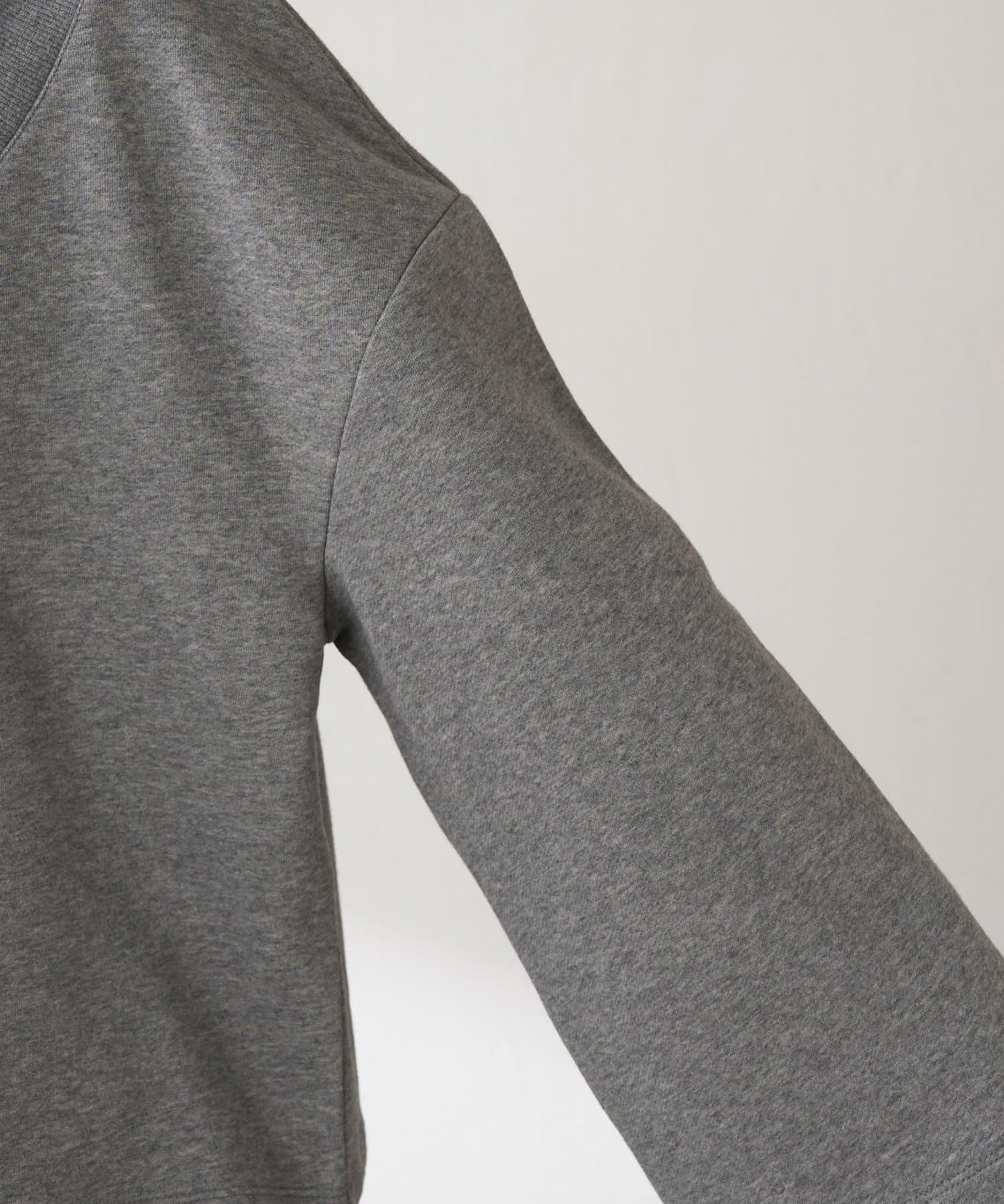 【顯高級感/小臉效果】蕾絲V領衛衣